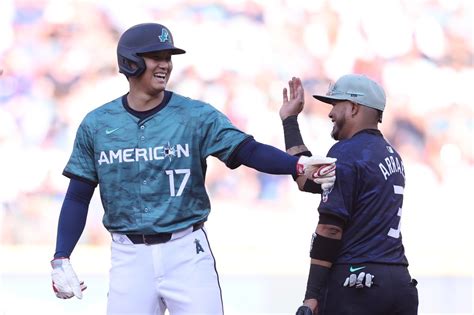 Shohei Ohtani showered with 'come to Seattle' chants at All-Star Game