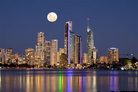 full moon over Surfers Paradise, Gold Coast - Queensland | Gold coast, Gold coast queensland ...