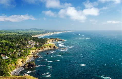 10 BEST Reasons to Visit Depoe Bay on the Oregon Coast