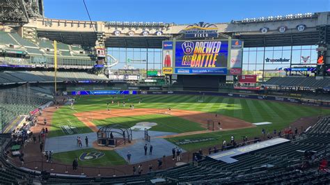 Hearing considers $614M plan to fund Brewers stadium repairs with state ...