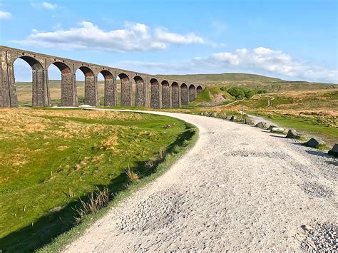 Yorkshire Three Peaks Walk from Horton in Ribblesdale | Walks4all