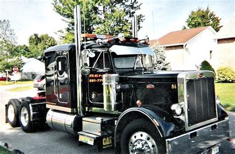 5 Reasons Truckers Love the Classic 359 Peterbilt Truck