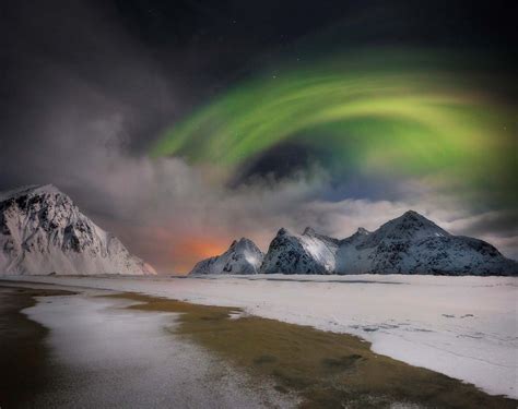 Chasing the Northern Lights On The Lofoten Islands - 500px