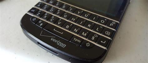 BlackBerry promises it won't ditch the physical keyboard - SlashGear