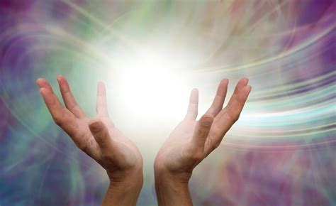 The Healing Hands of Reiki - Nudus Essentia