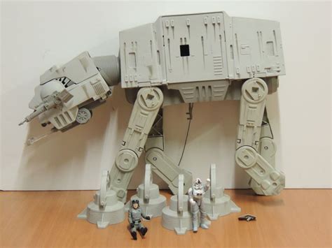 Star Wars - Kenner - Electronic Imperial AT-AT Walker with - Catawiki