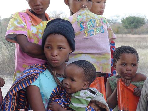 File:Namibian Bushmen Girls.JPG | 部族, インド, 遺伝