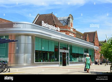 Basingstoke Railway Station, Basingstoke, Hampshire, England, United ...