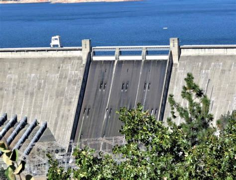 A Tour of Shasta Dam, Lake Shasta, Mt Shasta and Tule Lake National ...