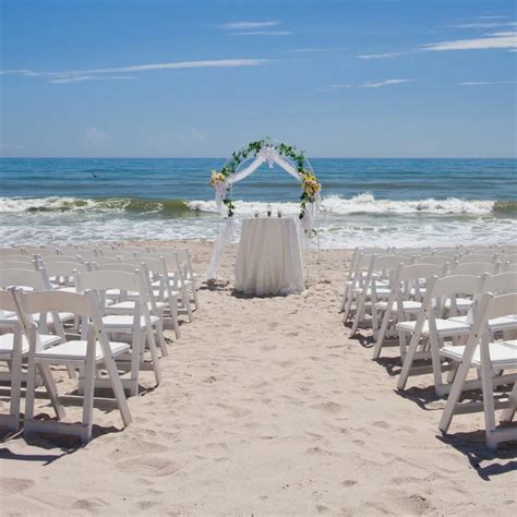 Weddings at IHG® Hotels & Resorts - Barefoot Beachfront