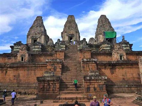 Phnom Bakheng Siem Reap Temple Cambodia - ExplorerLink