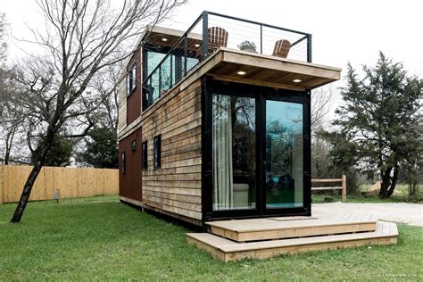 Tiny House Rental | Waco, Texas | Glamping Hub | Tiny house rentals ...