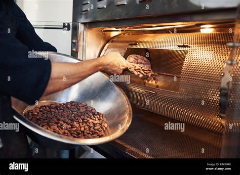 Roasting cocoa beans hi-res stock photography and images - Alamy