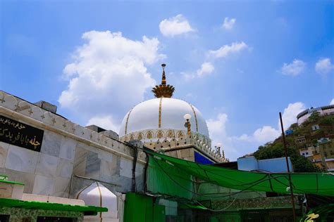 Ajmer Sharif Dargah: An Evening at Khwājā Moinuddin Chishti's Dargah | Veena World