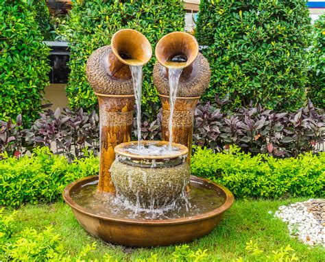 Outdoor Water Fountains For Modern Backyard - Decor Inspirator