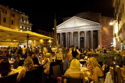 italy-rome-nightlife - Living + Nomads – Travel tips, Guides, News ...