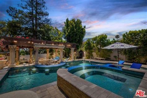 View Park Windsor Hills, CA 5 Bedroom Homes for Sale | realtor.com®