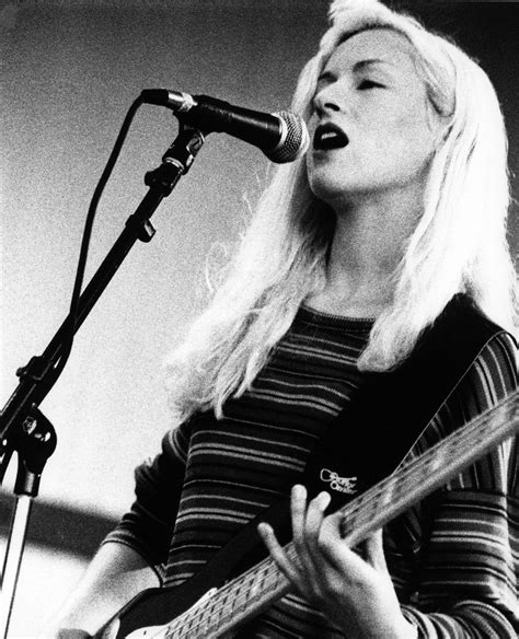 D’arcy Wretzky - Smashing Pumpkins | Smashing pumpkins, D'arcy wretzky, Women in music