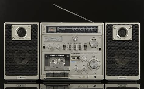 3840x2160px | free download | HD wallpaper: gray and black Sharp transistor radio, retro ...