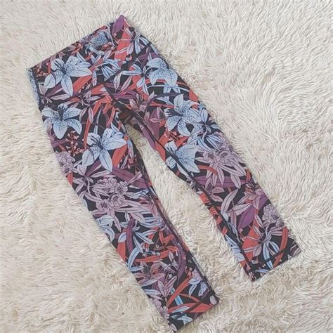 Lululemon leggings! Dubbed the "Wunder Under Crop"... - Depop