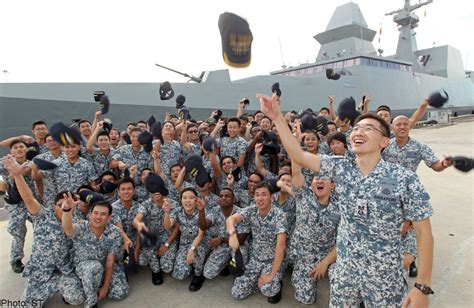 Squadron in MH370 search wins SAF award, Singapore News - AsiaOne