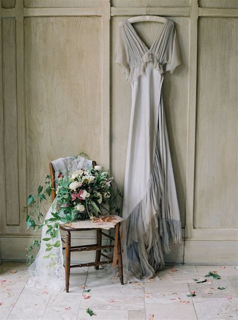 Elegant Wedding Inspired by Classical Music | PreOwned Wedding Dresses