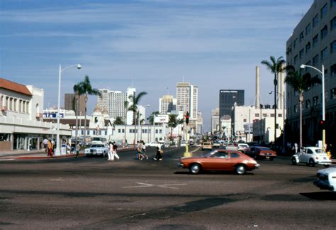 I restored a photo of Broadway, San Diego from September 1977. : r/sandiego