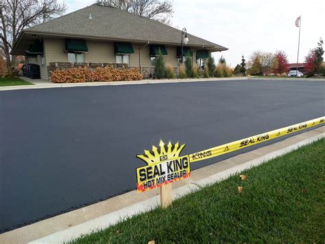 Commercial Asphalt Seal Coating | Minnesota Professional Seal Coating Services | Driveway Repair MN