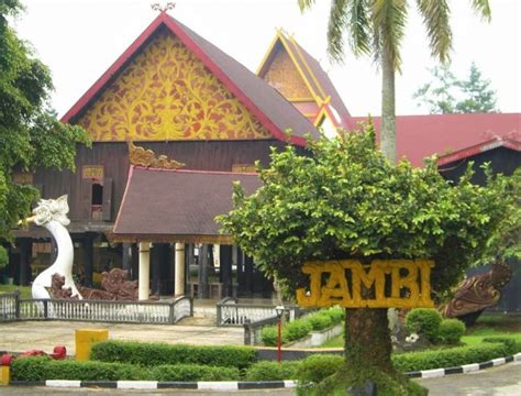 Rumah Adat Jambi [100% Lengkap] Gambar dan Penjelasan