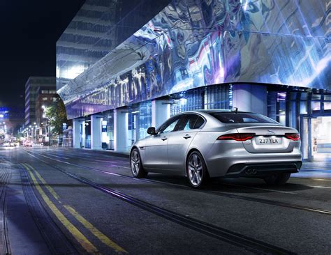 Jaguar XE (2021) - picture 5 of 11