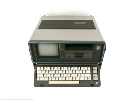 HomeComputerMuseum - Commodore SX-64