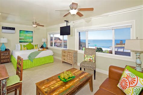 Luxury ocean view suite | Ocean Palms Beach Resort