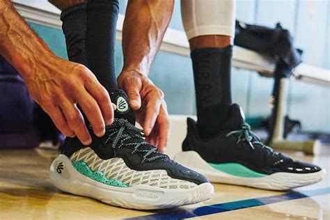 Steph Curry Debuts New Under Armour Curry 11 | Hypebeast