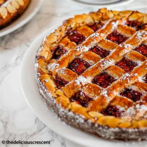 Linzer Torte Recipe - The Delicious Crescent