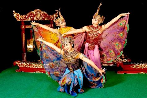 6 Tari Adat Tradisional Dari Jawa Barat - Sering Jalan