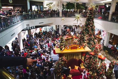 Hillsdale mall welcomes Christmas season – Scot Scoop News