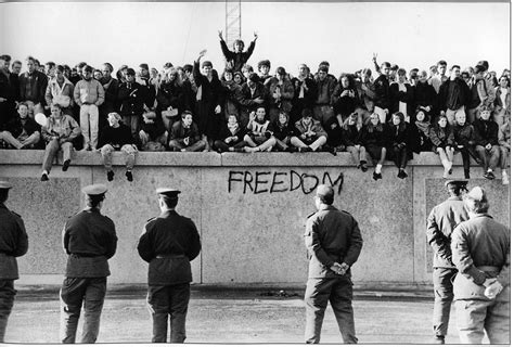 Historians' corner - Berlin Wall's 1989 destruction helped usher in ...