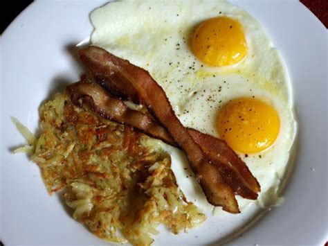 Alton Brown's 'Man Breakfast' with Bacon, Eggs, and Hash Browns Recipe