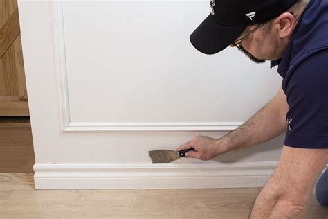 How to Remove Baseboards without Damage (for Reuse)