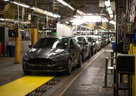 Ford Plants Go to Mexico, but U.S. Jobs Stay Around - The New York Times