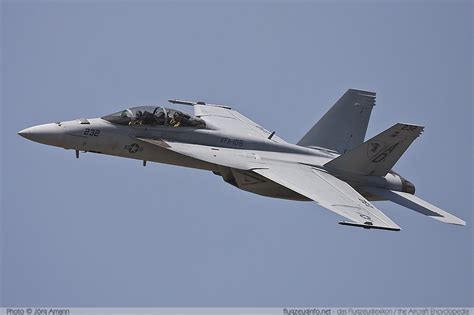 McDonnell Douglas / Boeing F/A-18E / F Super Hornet - Specifications ...