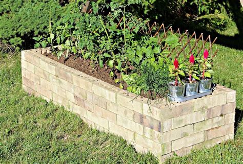 DIY Upcycled Brick Planter Box | Brick planter, Diy planters outdoor, Diy planters