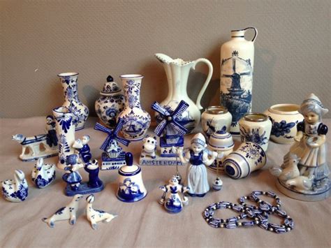 Nice collection of Delft blue pottery. 24 items - Catawiki