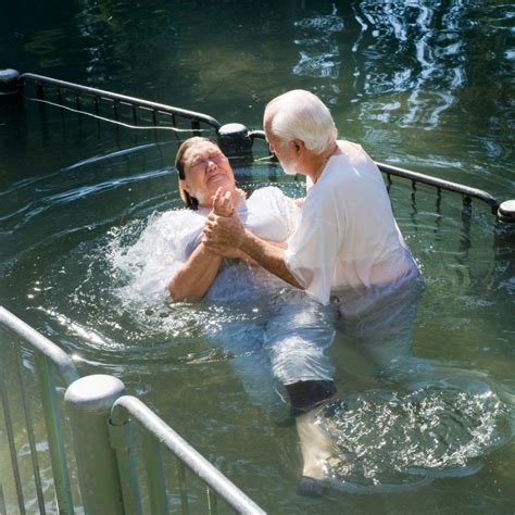 Learn the meaning and importance of baptism in the christian life – Artofit