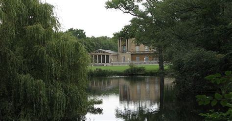 Buckingham Palace Gardens - Parks & Gardens