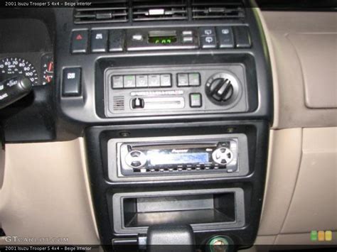 Beige Interior Controls for the 2001 Isuzu Trooper S 4x4 #44175669 | GTCarLot.com