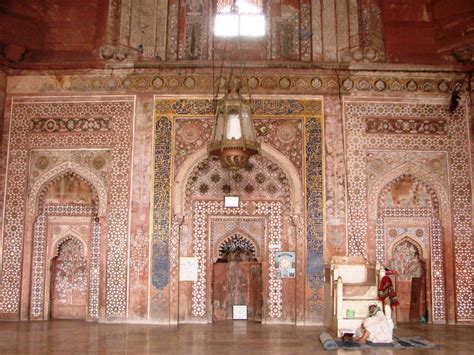 Inside-the-mosque-of-Jama-Masjid-Fatehpur-Sikri.JPG (1024×768) | Ghost city, Day tours, Ghost tour