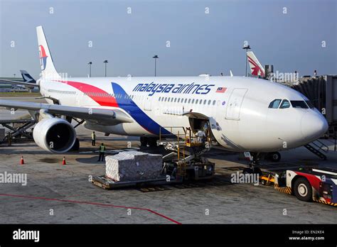 Malaysia Airlines aircraft at KLIA International Airport, Kuala Lumpur ...