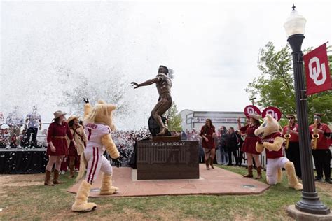 OU football's Kyler Murray soaks in Heisman statue unveiling | Sports ...