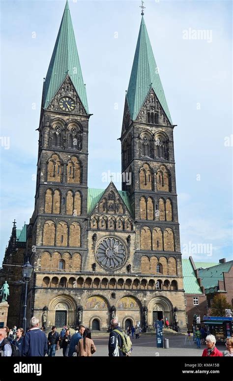 Bremen cathedral hi-res stock photography and images - Alamy